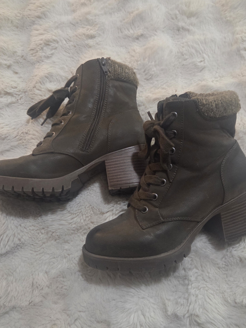 Women’s Brown Lace-Up Chunky Heel Ankle Boots